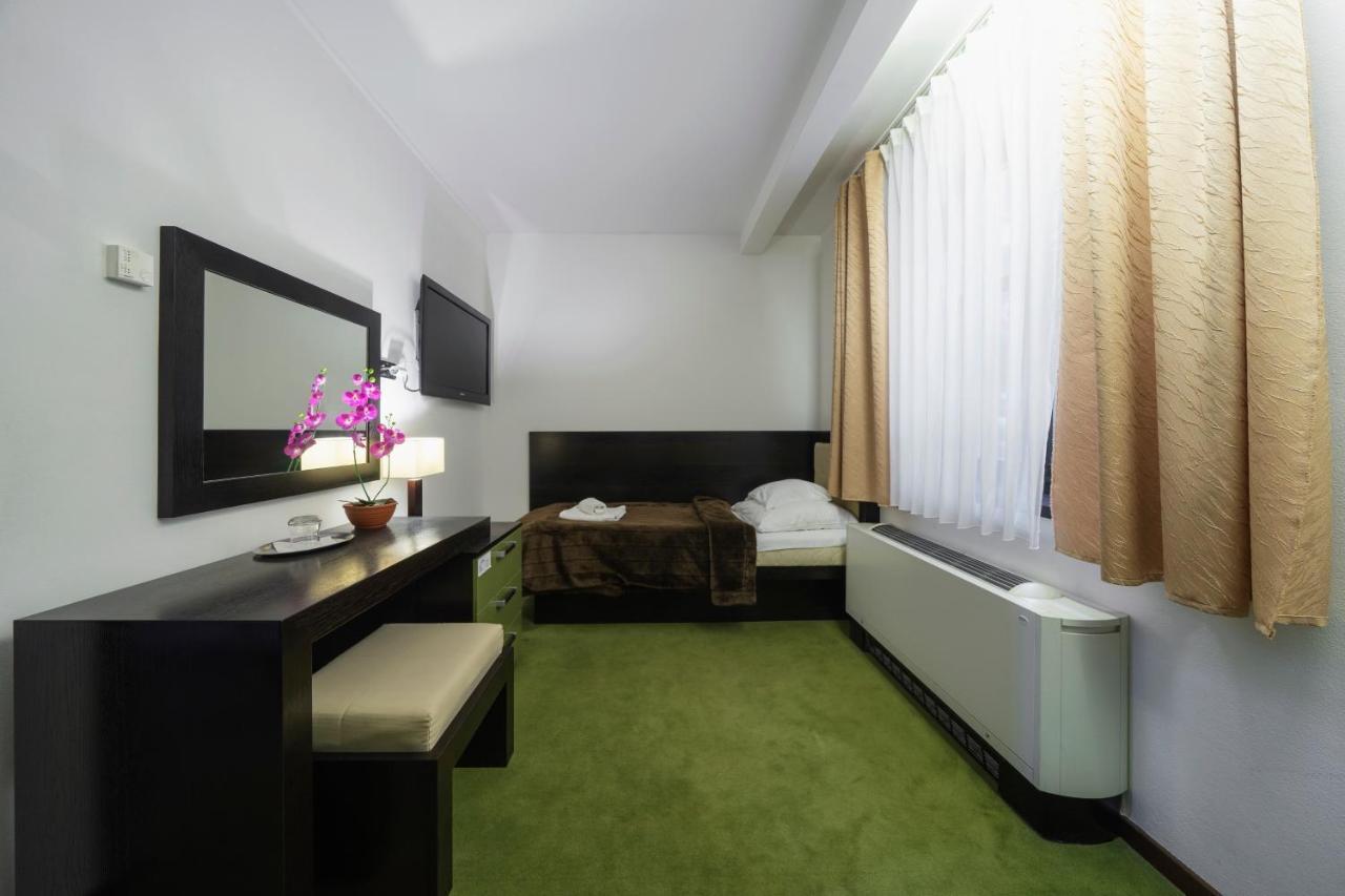 Hotel Astory Plzeň Extérieur photo