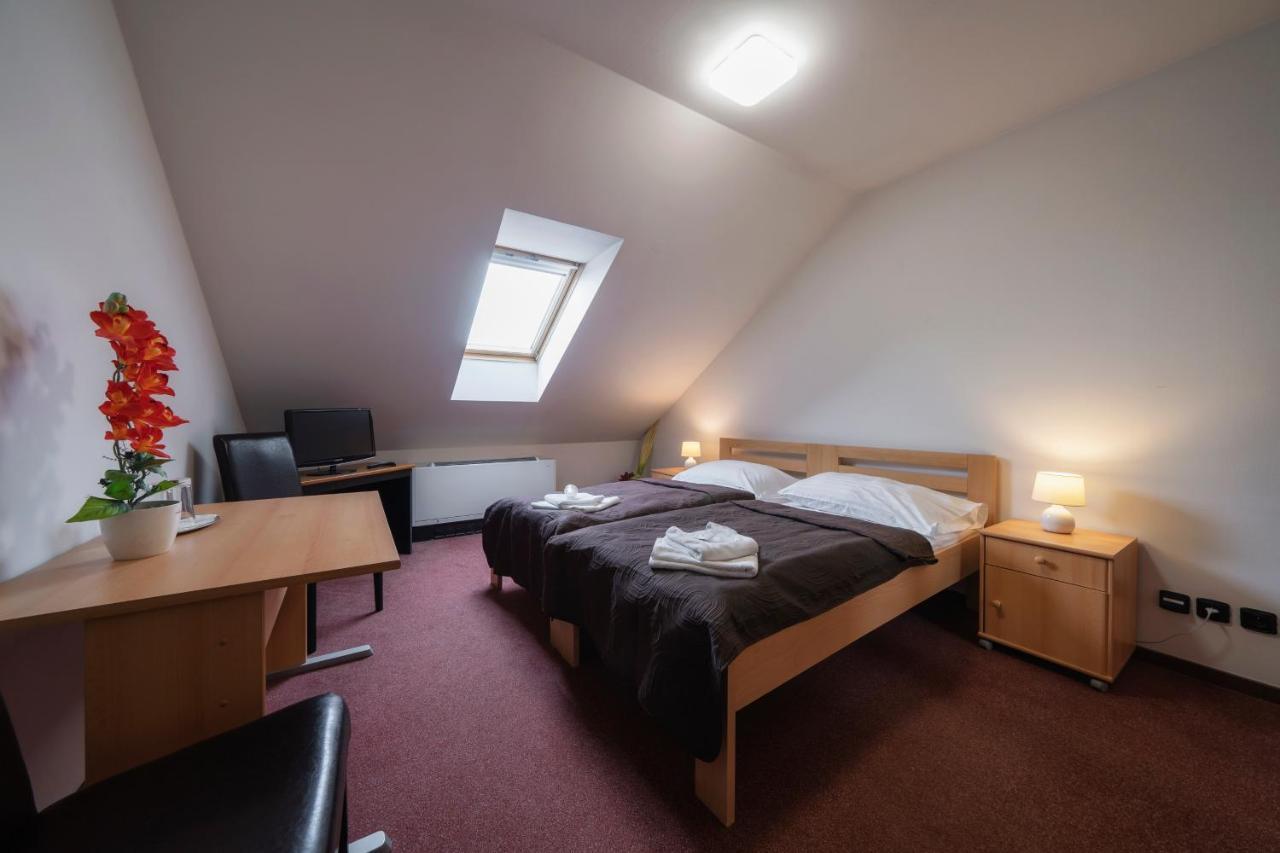 Hotel Astory Plzeň Extérieur photo