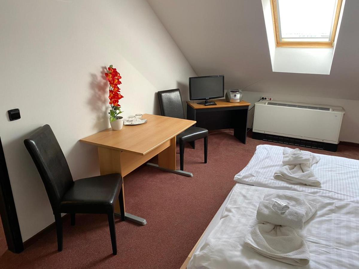 Hotel Astory Plzeň Extérieur photo